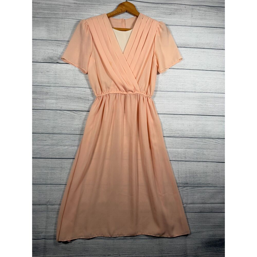 Vintage Women’s Small Peach Pleated Surplice Midi Dress Short Sleeve 4185